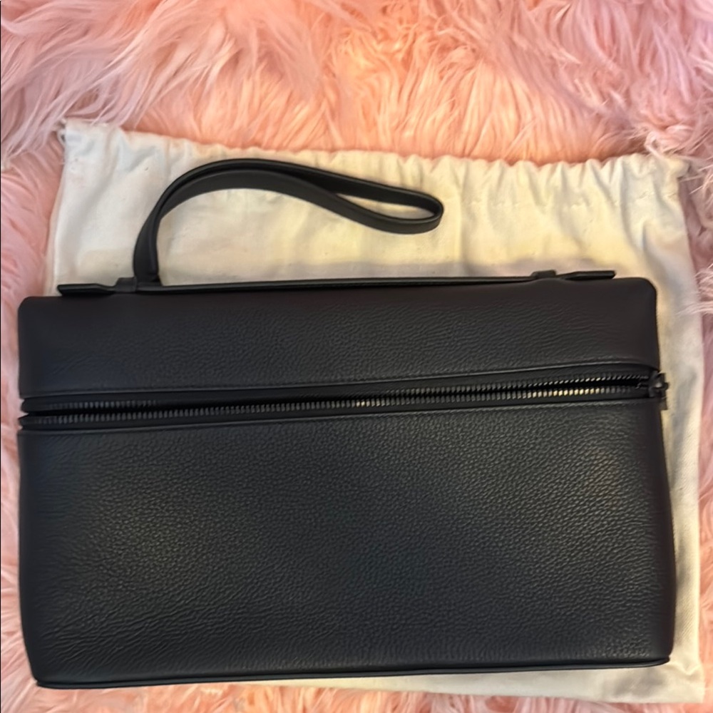 Loro Piana Extra Pouch L29